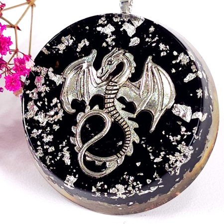 Amuleta dragon argintiu cu pietre naturale [2]