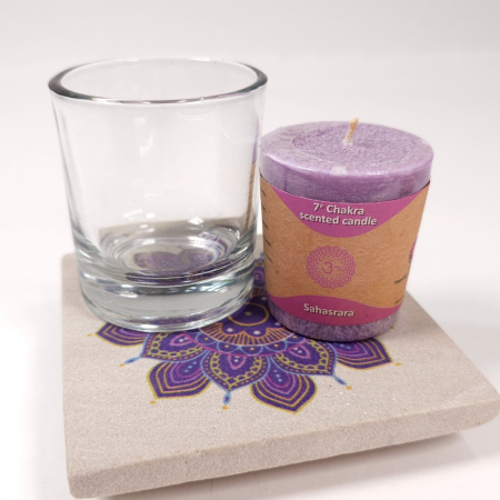 Lumanare mov parfumata cu uleiuri esentiale paciuli si tamaie [3]