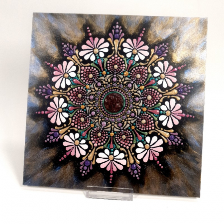 Mandala florala cu pietre de turmalina roz consacrata feminitatii [4]
