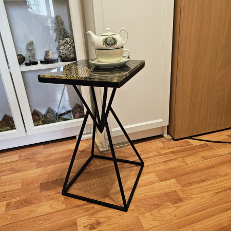 Măsuță de cafea din rășină epoxidică cu cristale de cuarț [8]