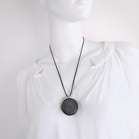 Medalion turmalina neagra cu mandala colorata [4]