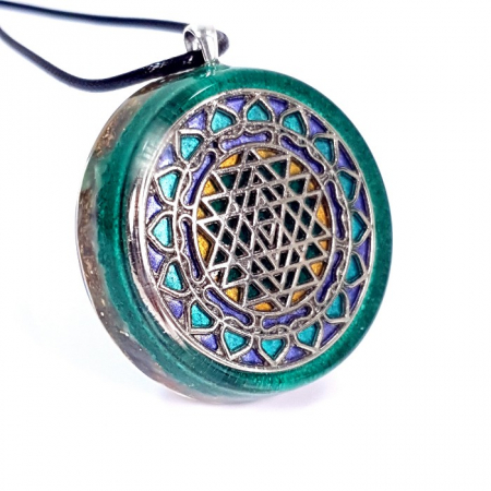 Medalion Sri Yantra cu pietre naturale [1]
