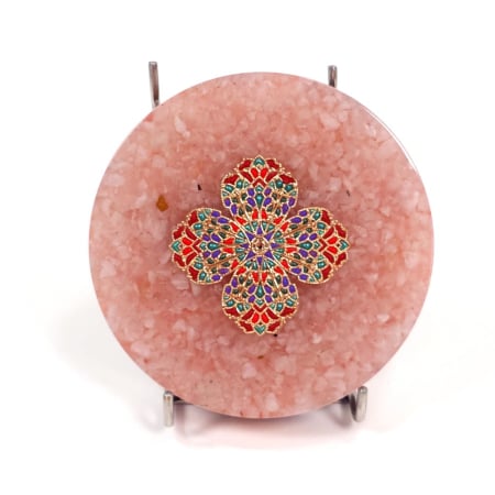 Decorațiuni orgon din pietre naturale - Disc orgonic cu cuarț roz și mandală colorată pictată manual, realizat din unakit, coral și ametist – Echilibru emoțional și protecție energetică