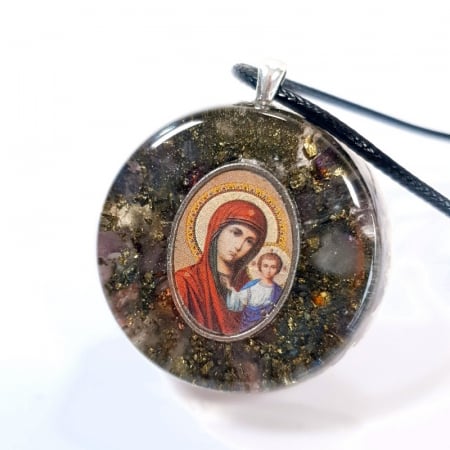 Pandantive Elvero - Medalion Fecioara Maria cu Pruncul, din pietre naturale
