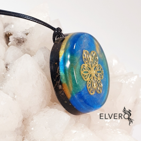 Pandantiv floare cu pietre naturale. Grație [1]