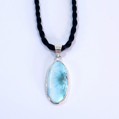 Medalion unicat din larimar natural cu montură placată cu argint – design elegant și discret [5]
