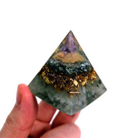 Piramida orgonica din pietre naturale pentru bunastare [3]