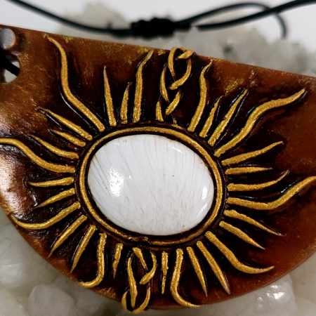 Pandantiv soare din scolecit și lut polimer – design artistic handmade cu simbol solar [2]