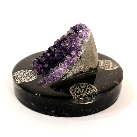 Obiect decorativ din cristale de ametist [2]