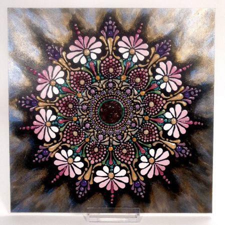 Mandala florala cu pietre de turmalina roz consacrata feminitatii [1]