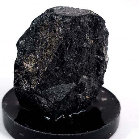 Turmalina neagra bruta piatra naturala pe suport [1]