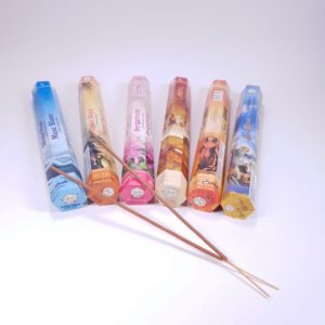 Cutografie Cutii cu betisoare parfumate Flute