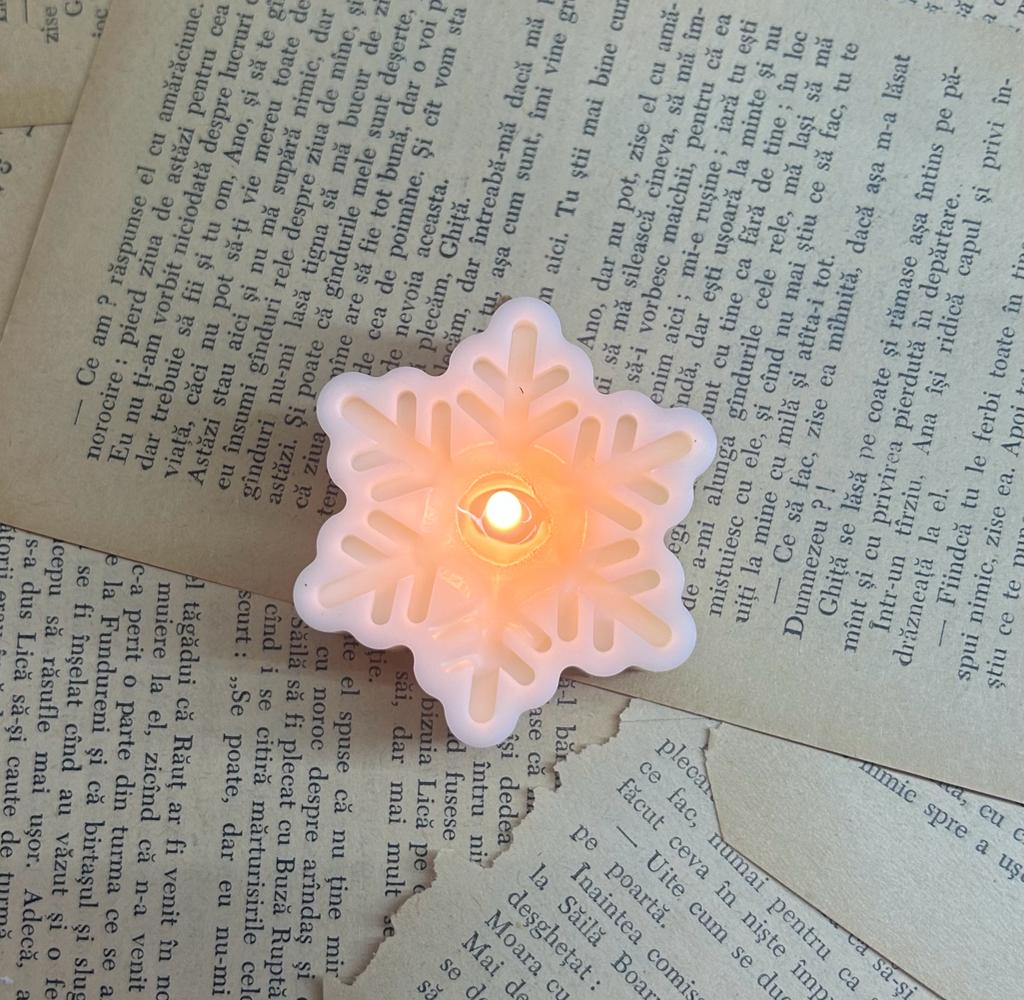 Lumanare decorativa din ceara de soia , fara parfum -  Fulg de nea 35g [2]