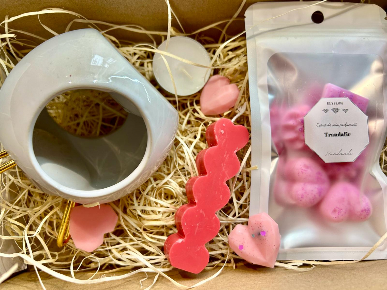 Set cadou aromaterapie , ceara de soia parfumata  , un difuzor ceramic , lumanare decorativa I Love You , lumanare tip pastila [1]