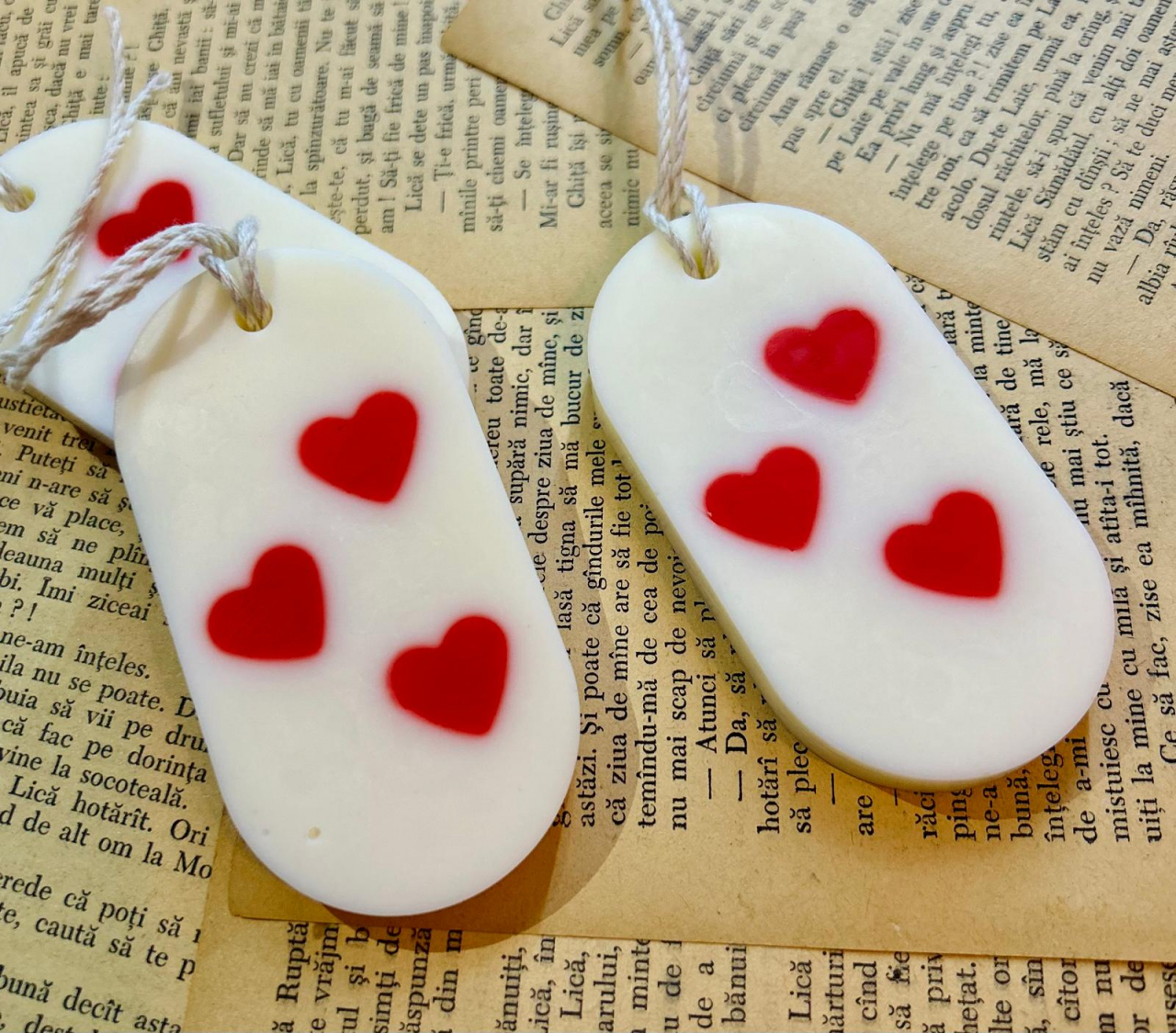 Tableta parfumata din ceara de soia - 3 inimi, aroma florala , oval 25g [2]