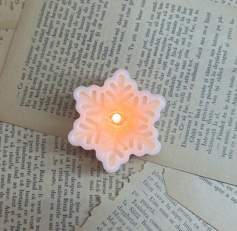 Lumanare decorativa din ceara de soia , fara parfum -  Fulg de nea 35g [1]