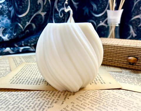 Lumanare decorativa din ceara de soia , fara parfum -   Spirala  300 g