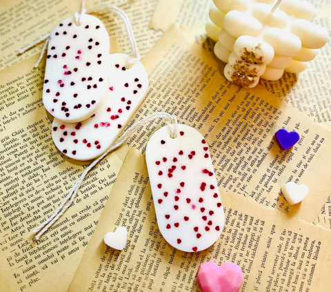 Tableta parfumata din ceara de soia - aroma florala inimioare mici , oval 25g [1]