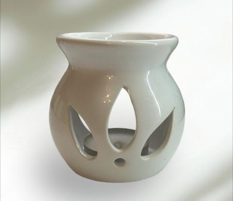 Vas din ceramica pentru aromaterapie , alb 7x8 cm