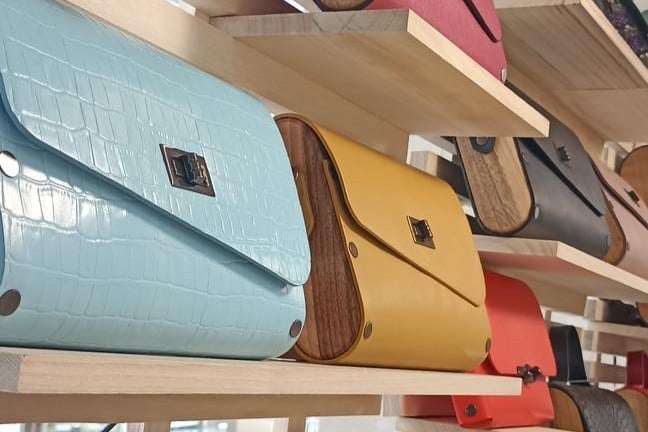 Geanta maro din piele naturală – eleganță românească semnată Elyk Creations