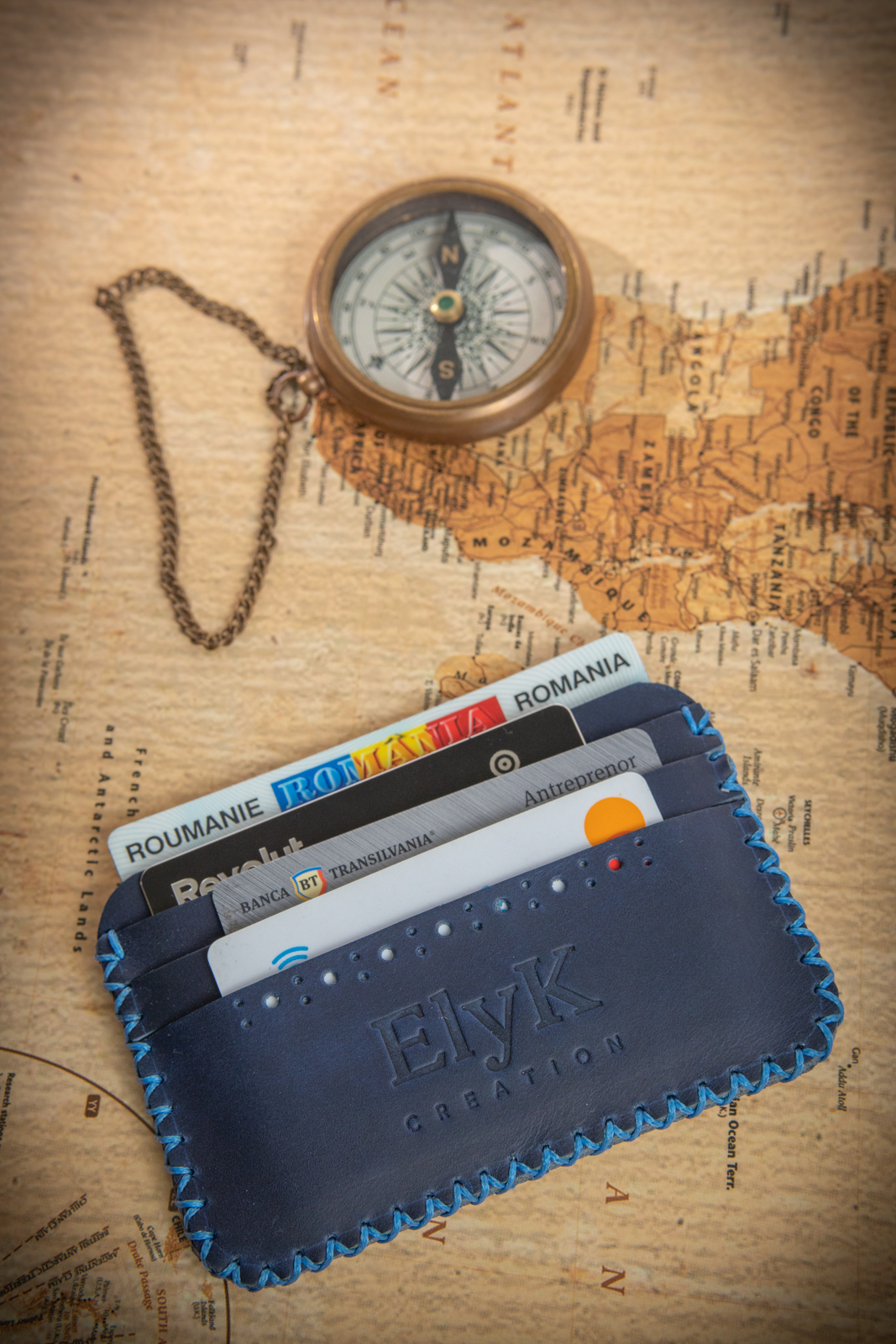 portcard piele naturala cusut manual albastru