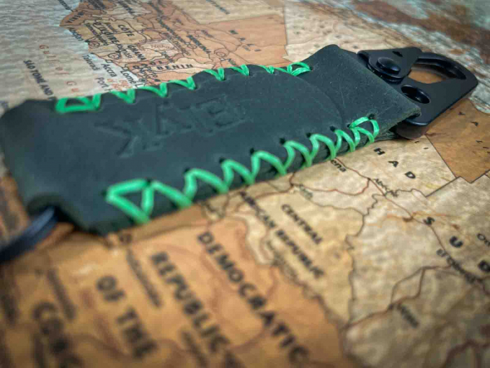 Breloc din piele naturala, lucrat si cusut manual, Nero, Verde Army [2]