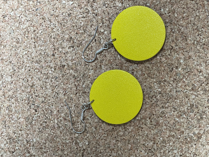 Cercei handmade din piele naturala galbeni, lucrati manual, Angy, model rotund, Produs in Romania [4]