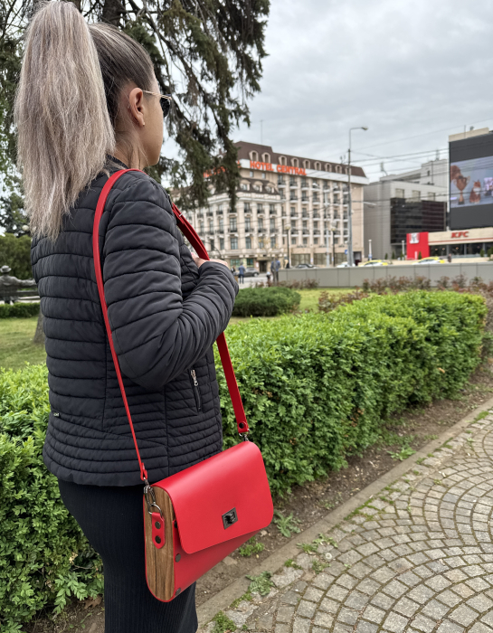 Geanta dama din piele naturala si lemn reciclat,lucrata manual, Katy, Handmade, Rosie [3]