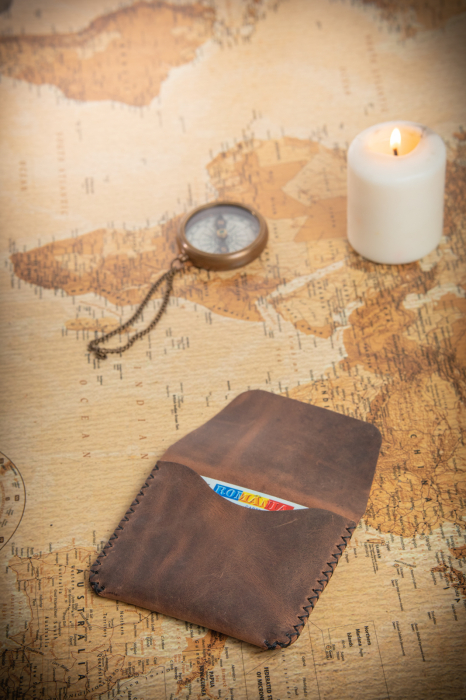 Portcard din piele naturala, lucrat si cusut manual, Marcus, Handmade, Maro [4]