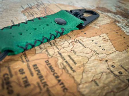 Breloc din piele naturala, lucrat si cusut manual, Nero, Verde [1]