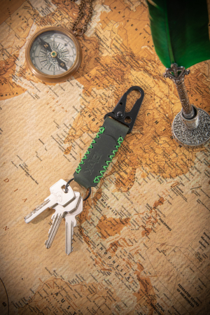 Toate produsele - Breloc din piele naturala, lucrat si cusut manual, Nero, Verde Army