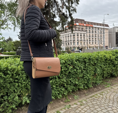 Geanta dama din piele naturala si lemn reciclat, lucrata manual, Katy, Handmade, Maro [2]