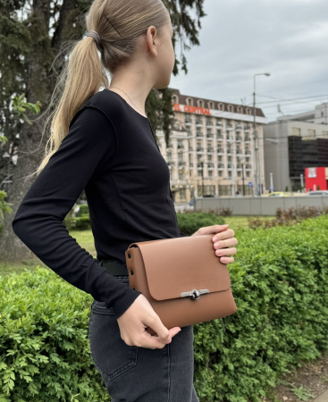 Geanta Mony din Piele Naturala cu Lant Metalic – Design Elegant [4]