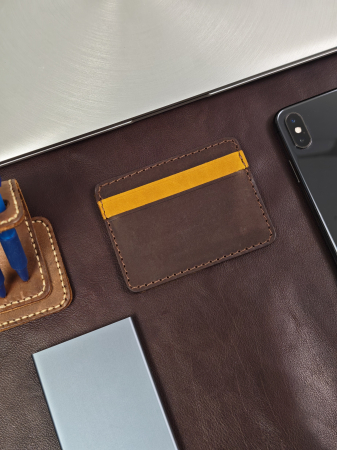 Portcard Personalizat din Piele Naturala Duma Mini – Suport Carduri Gravat Manual, Design Ultra Slim [1]