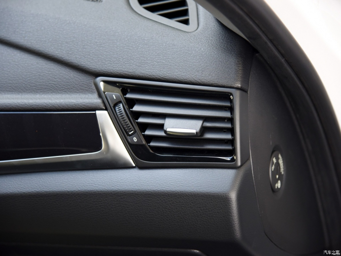 Grila Ventilatie Aer Dedicat BMW X1 E84, Dreapta, Negru Lucios [3]