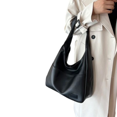 geanta-hobo-de-umar-simpla-si-eleganta-negru [1]