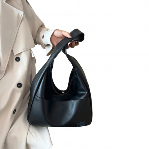 geanta-hobo-de-umar-simpla-si-eleganta-negru [2]