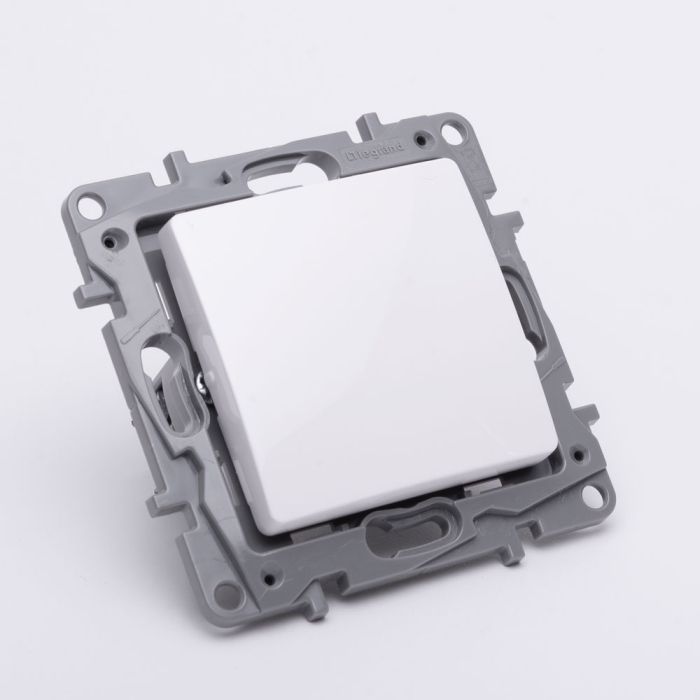 Intrerupator sonerie alb 10A cu revenire automata pentru montaj incastrat [2]