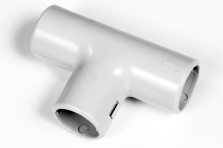 Cupla T inspectabila gri pentru tub rigid si spiral cu diametrul de 25 mm [1]