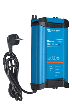 Invertoare Hibrid - Off Grid - Incarcator Blue Smart IP22 24V 8A 230V cu stecher CEE 7 7