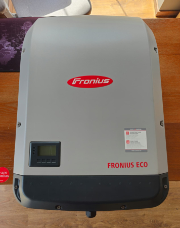 Lichidare de stoc - Fronius Eco 27.0-3-S Light 27 kW - Garantie activabila