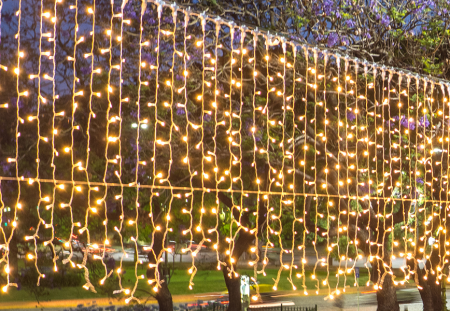 Surse de iluminat - Perdea luminoasa extensibila cu 204 LED uri lumina alb rece 6400K dimensiune 1 x 4 m
