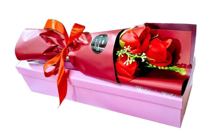 buchet  trandafiri de sapun ambalat in cutie cadou cu mesaj [3]
