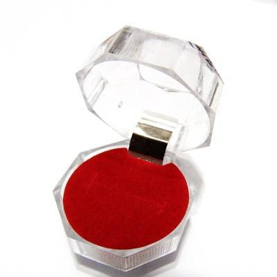 set 20 cutii din plastic cu capac transparent, interior din catifea rosie 4x4x4 cm [2]