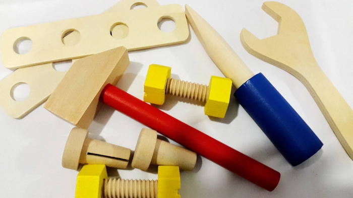 lada cu scule din lemn [2]