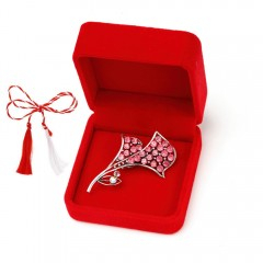 Martisor brosa vintage model floral in cutie de catifea [2]