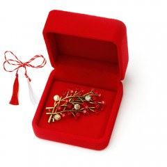 Martisor brosa vintage model floral in cutie de catifea [5]