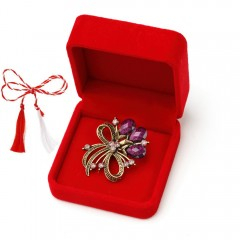 Martisor brosa vintage, floare cu pietre fatetate in cutie de catifea [5]