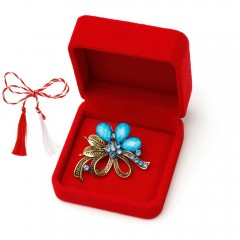 Martisor brosa vintage, floare cu pietre fatetate in cutie de catifea [3]