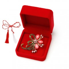 Martisor brosa vintage, floare cu pietre fatetate in cutie de catifea [2]